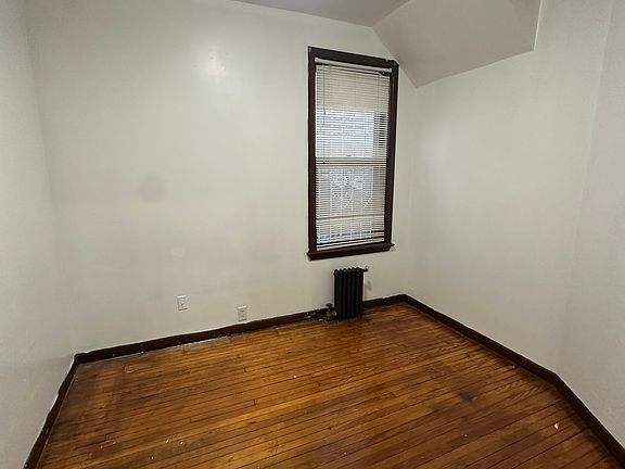5th image of 324 Court St Floor 1