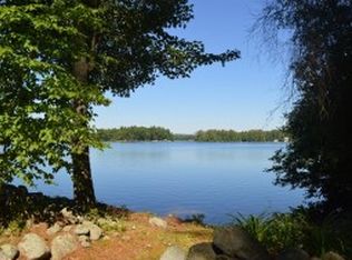 60 Edgewater Dr, Barrington, NH 03825