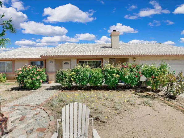 9045 Smith Rd, Phelan, CA 92371