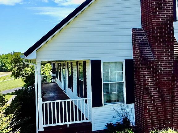 4th image of 300 Carrington Dr