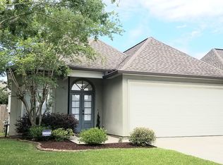 5802 Hidden Ridge Ln, Baton Rouge, LA 70816