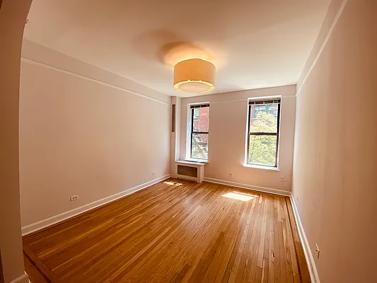 Rented by Metropolis Real Estate of Manhattan | media 1