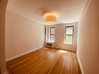 Rented by Metropolis Real Estate of Manhattan