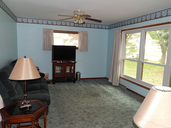 3rd image of 816 College Ave