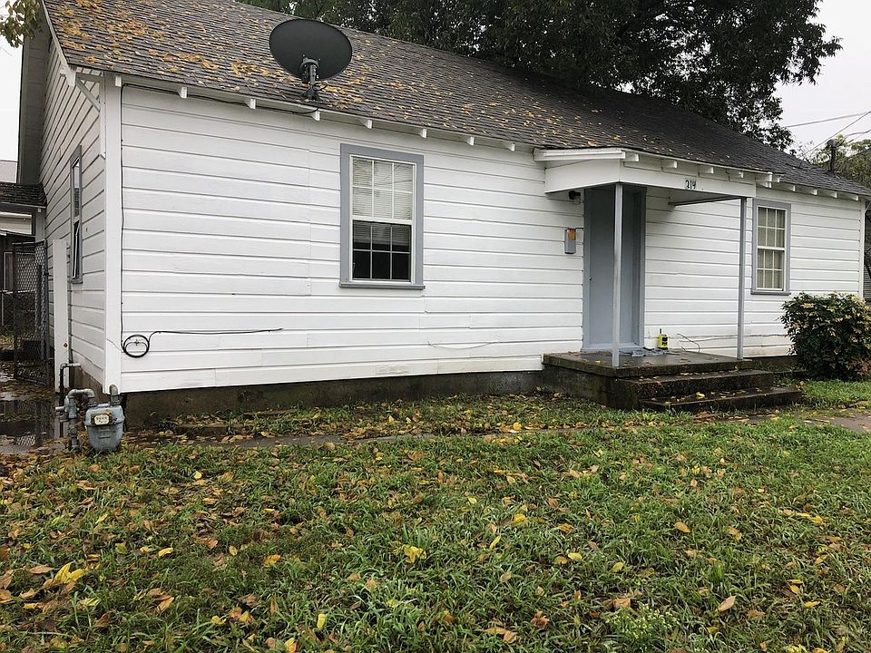 1st image of 214 E Lamar St
