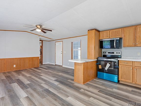 3rd image of 13 Foothill Ct