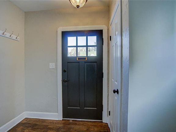 2nd image of 189 Stanford Dr