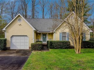 14 River Chase Ct, Greensboro, NC 27407