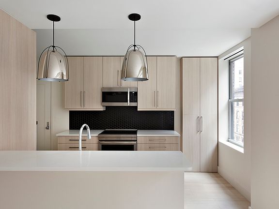 4th image of 151 E 80th St APT 5C