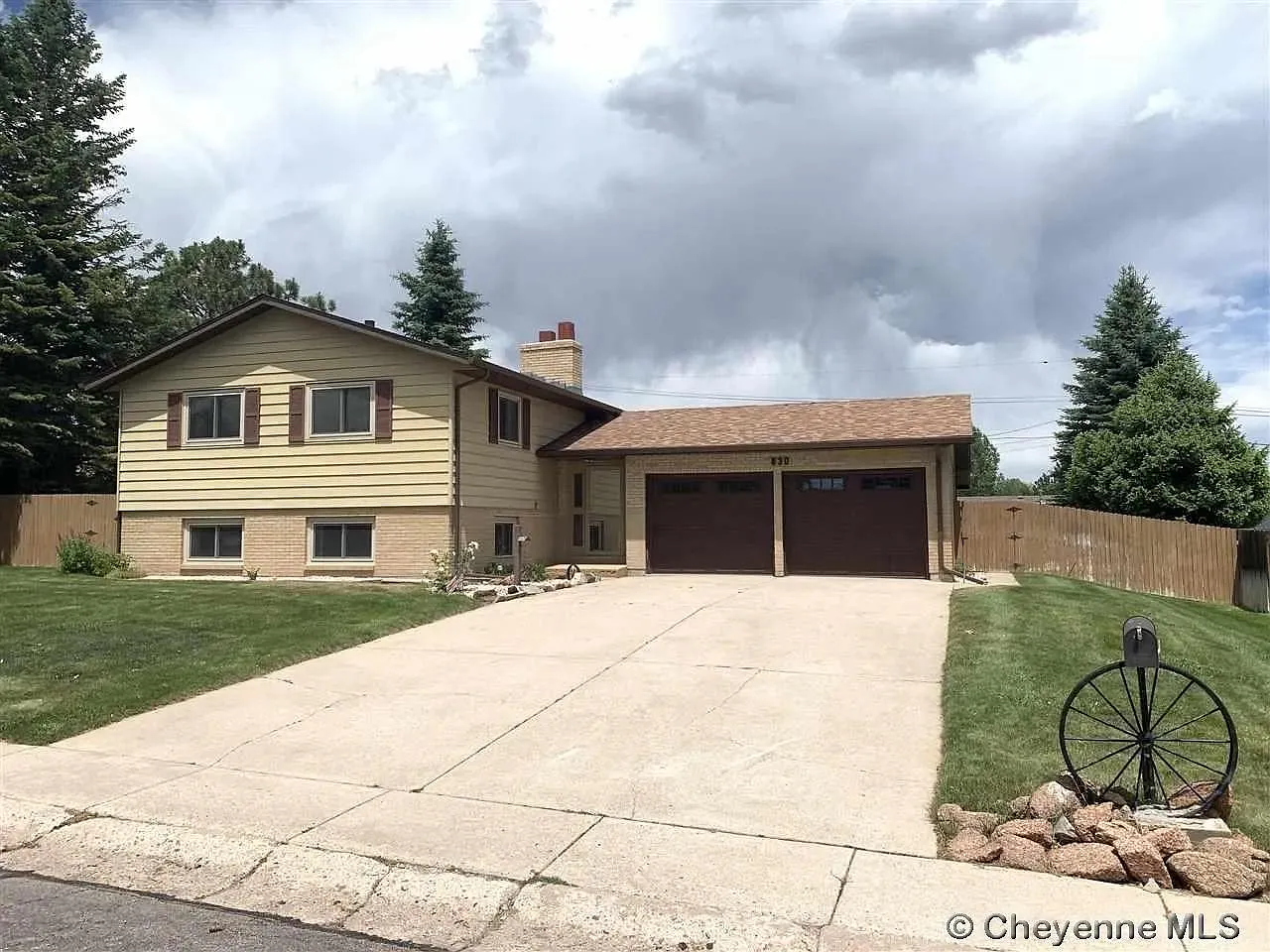 3 bed, 2000 sqft, $2,995 — Photo 1