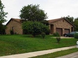 467 Oxford Dr, Lebanon, OH 45036
