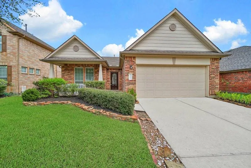 3 bed, 2.0 bath, 1732 sqft, $1,980 — Photo 1