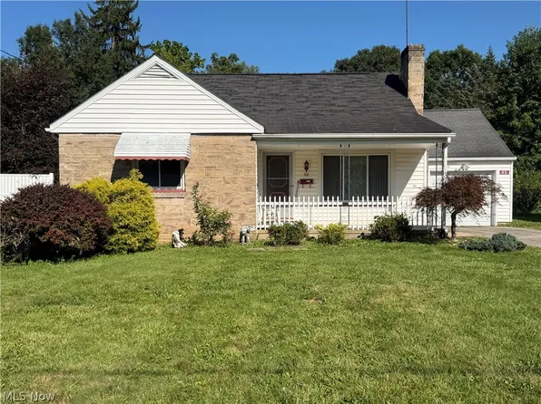 40 N West St, Columbiana, OH 44408