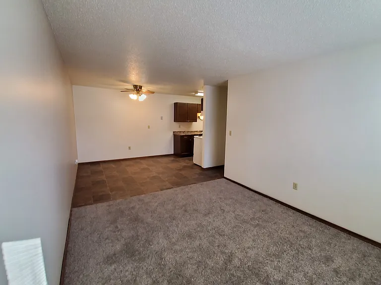 Fargo, ND Brookfield Apartments | Living