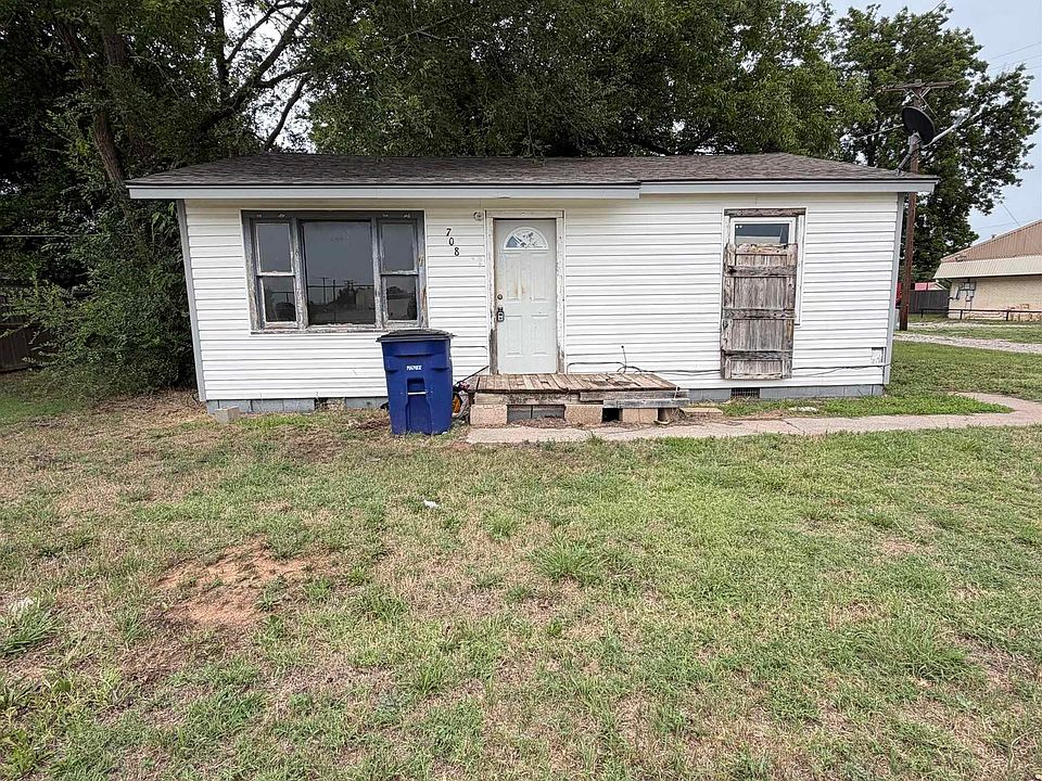2nd image of 914 W Cypress Ave