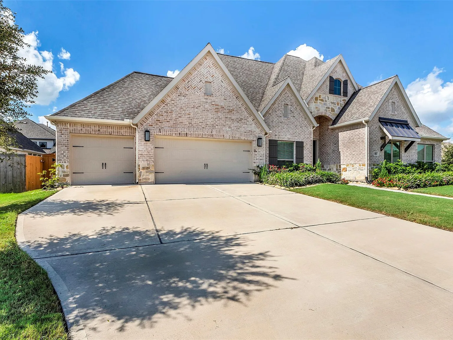 4 bed, 3.5 bath, 3342 sqft, $4,500 — Photo 3
