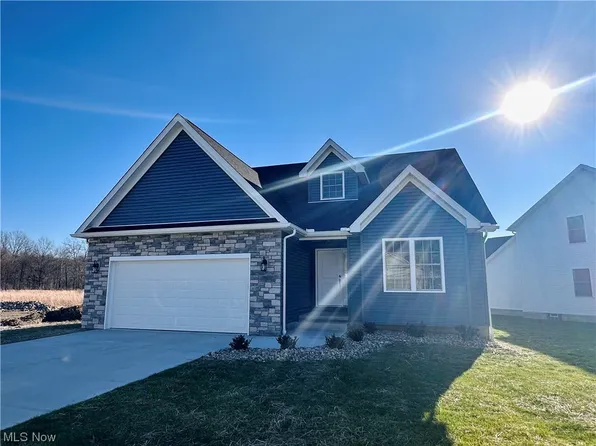 271 Potters Cir, Girard, OH 44420