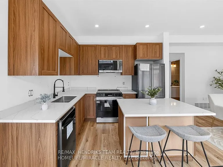 7353 Marvel Dr — Photo 13