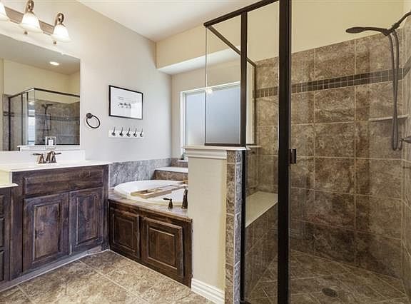 5th image of 13958 Union Grove Ln