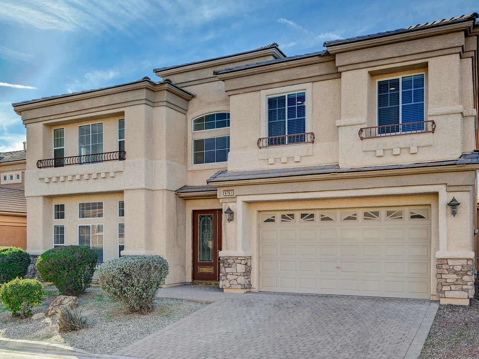 5 bed, 4850 sqft, $3,300 — Photo 3