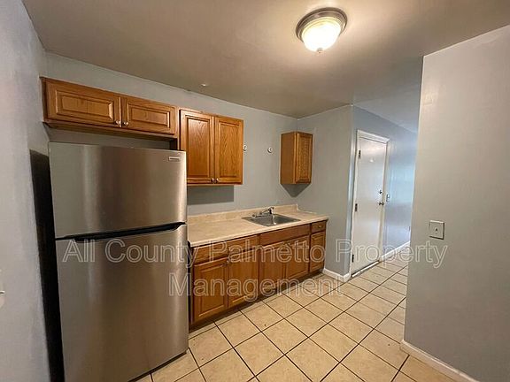 2nd image of 204 A St #D