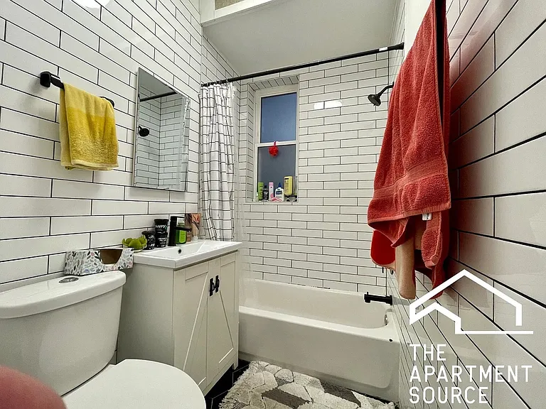 2253 N Spaulding Ave #G — Photo 10