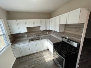 321 E 1st St APT 1, Waterloo, IA 50703