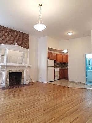 2nd image of 142 W 73rd St APT 6