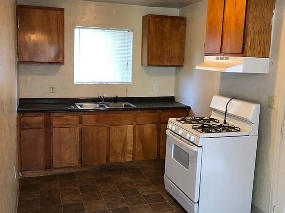 5th image of 640 S Anteros Ave