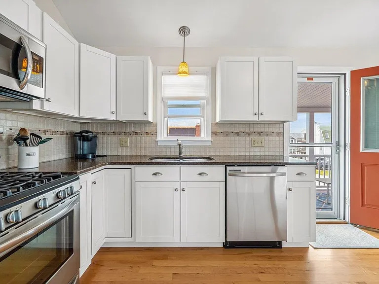 131 Franklin St — Photo 7
