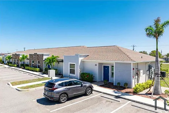 3303 SW 8th Ct #208 — Photo 2