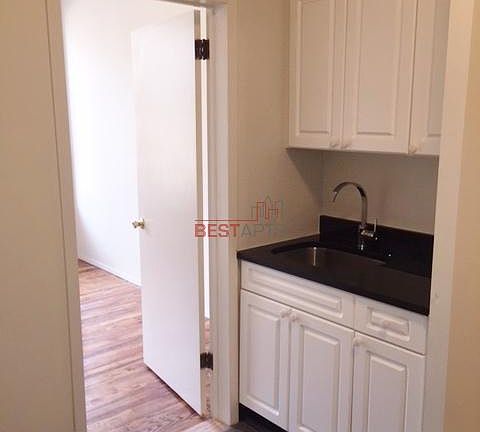 5th image of 125 Sullivan St APT 20
