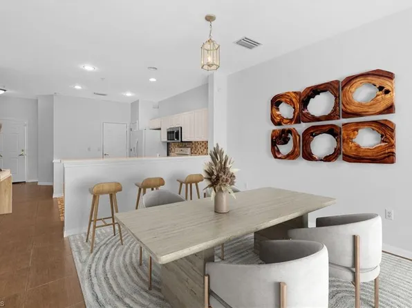 767 Hampton CIR #131, NAPLES, FL 34105