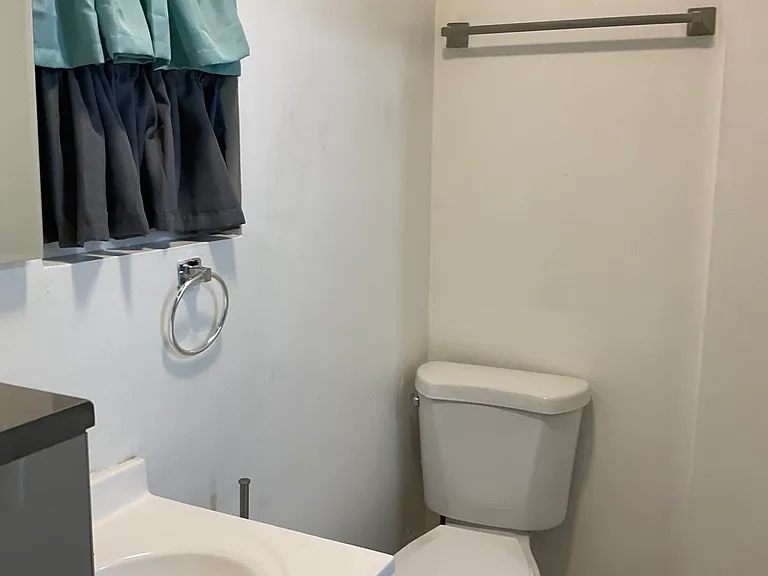 1513 W Rio Vista Ave #B — Photo 13