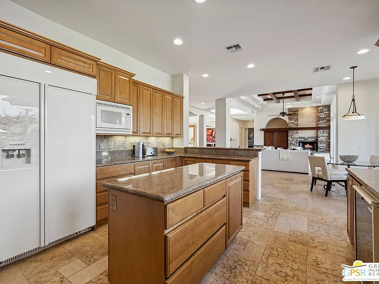 2 Varsity Cir — Photo 16