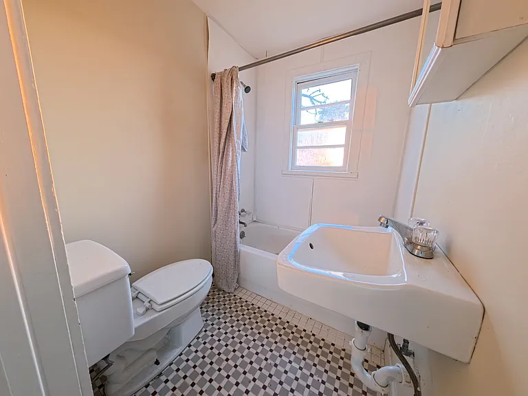 Bathroom 2 with full tub and shower