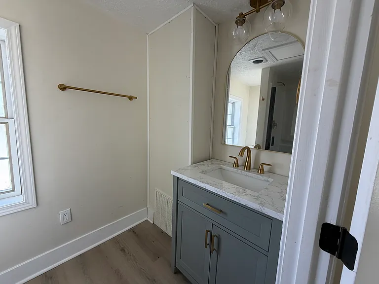 115 S 4th St — Photo 17
