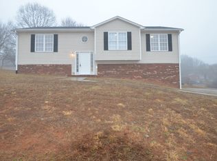 4980 Garden View Dr, Winston Salem, NC 27107