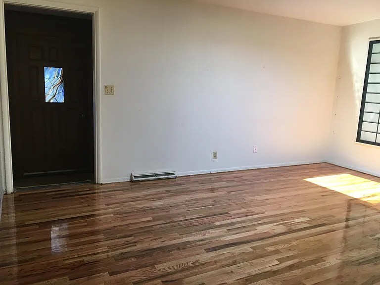 1520 S Grape St — Photo 7