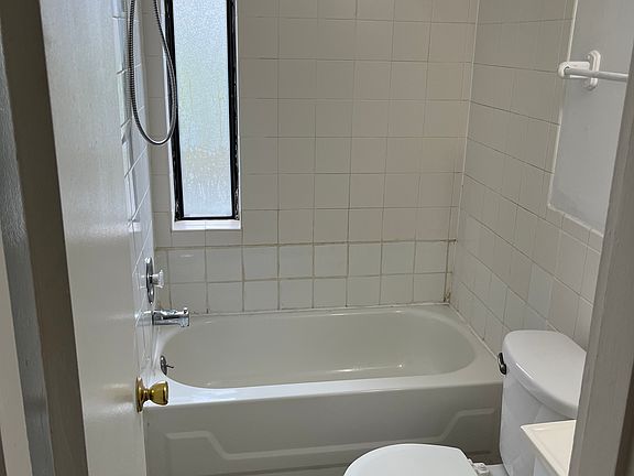 5th image of 515 Telford Ave APT A