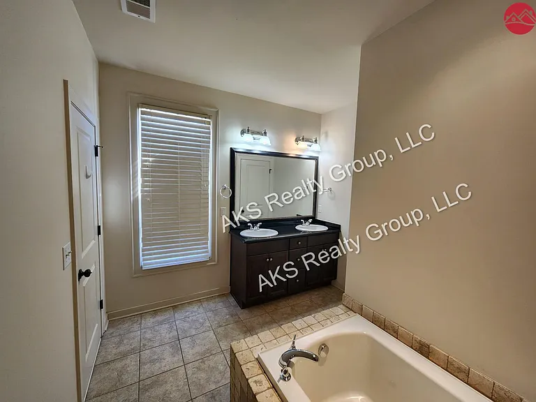 4613 Riverview Dr — Photo 9