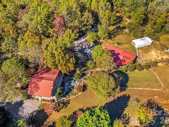 3rd image of 153 McGregor Ln