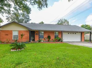 10955 Timberoak Dr, Houston, TX 77043