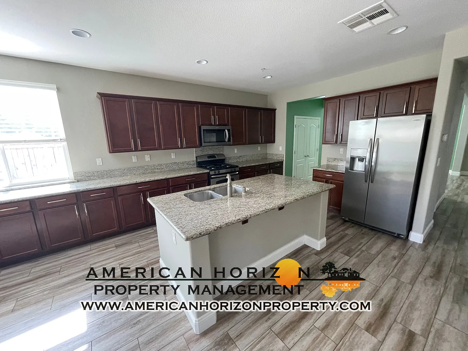 5 bed, 3230 sqft, $3,750 — Photo 3