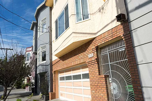 74 Cook St Photo 1