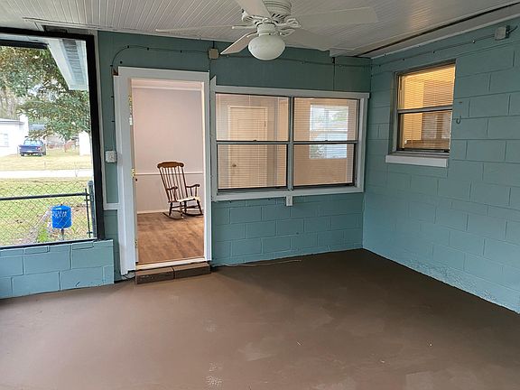 2nd image of 3233 Fiesta Ln