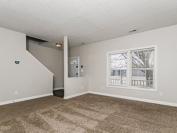 4th image of 5427 Montavia Ln