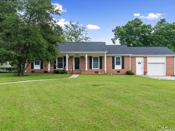 101 Tanbar Ct, Roanoke Rapids, NC 27870