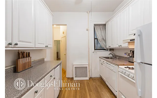 Sold by Douglas Elliman | media 3