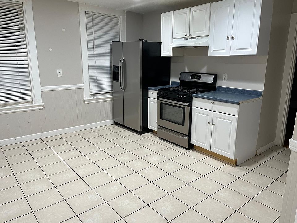 2nd image of 111 Nilsson St #2